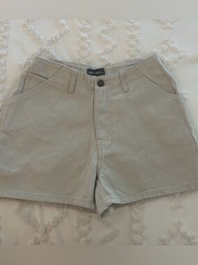 National outfitters non-stretch 100% cotton Painter shorts natural color small